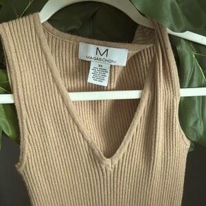 Beige color ribbed dress